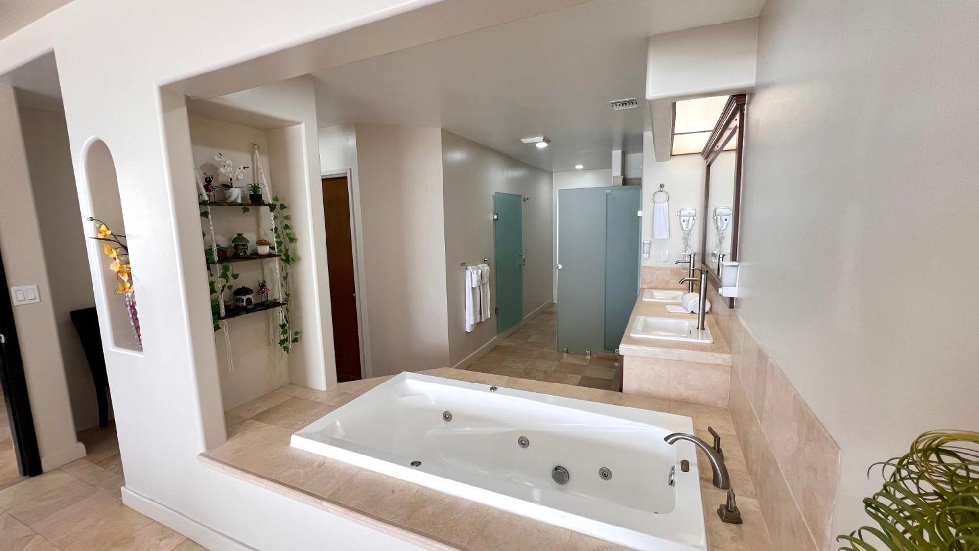 Beautiful Beach Front Condo Near Downtown Rosarito Eksteriør billede